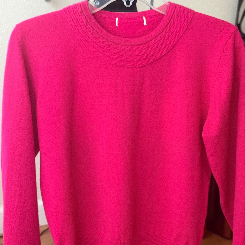 Women Bright Fuchsia Pink 100% Merino Wool Sweater Decorative Neck Knit SZ S
